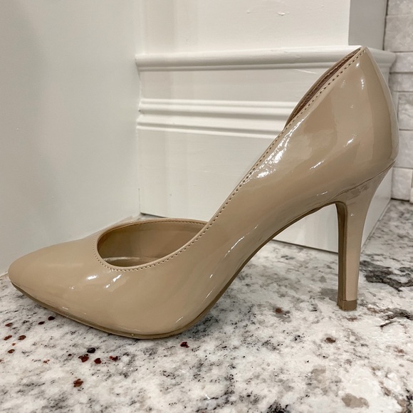 Shoes - Nude heels